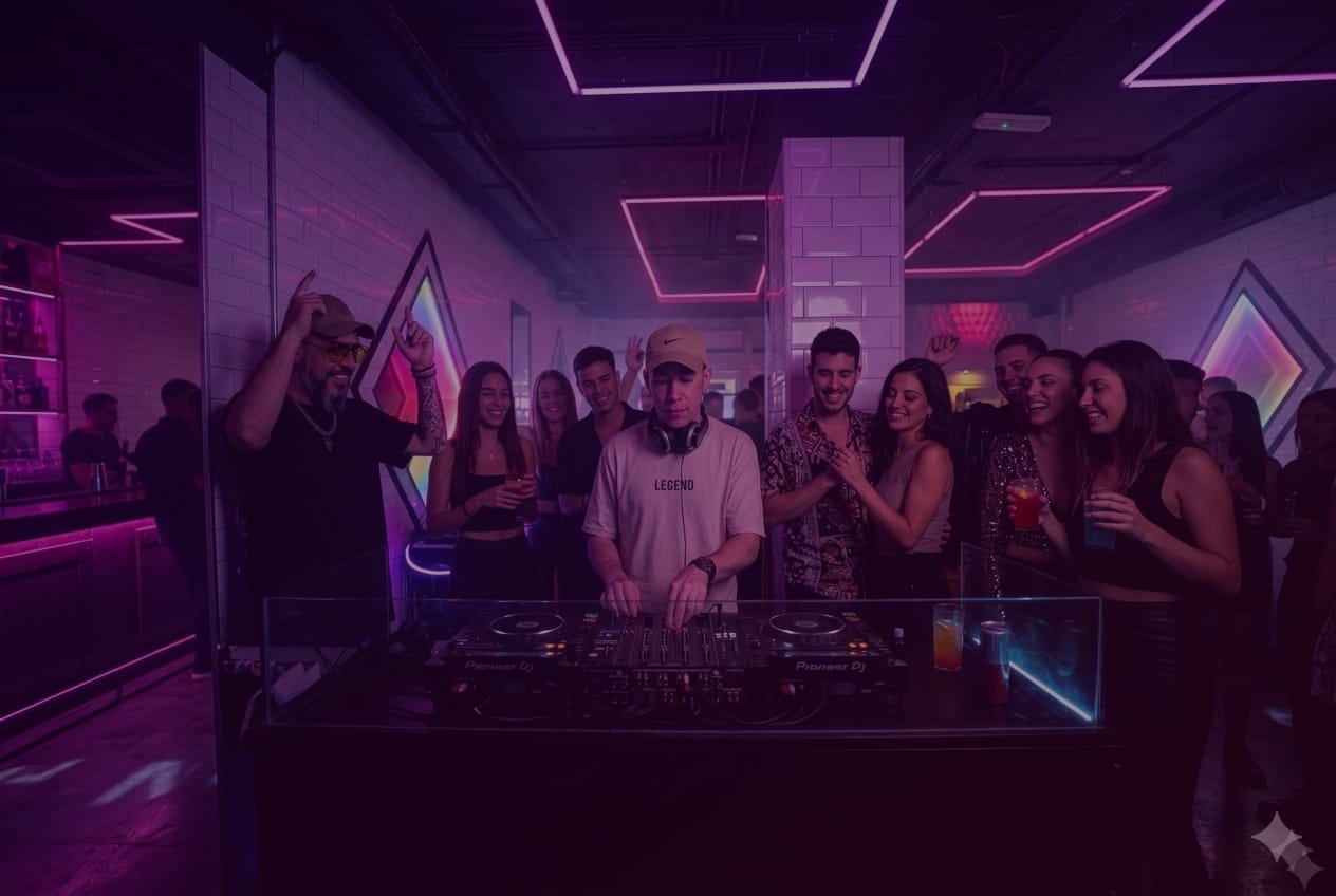 DJ Félix Monzón durante una presentación